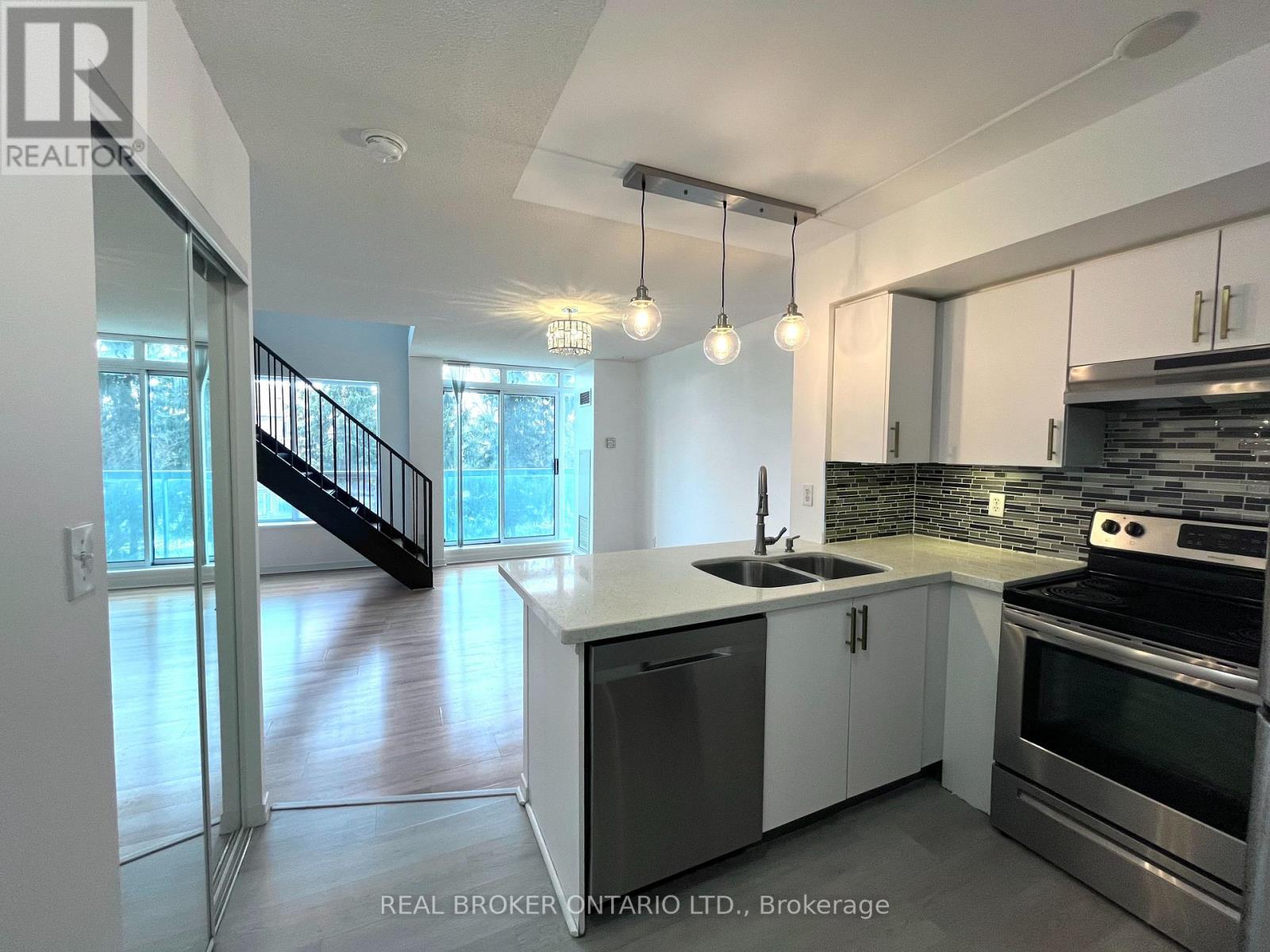 222 - 3 ELLESMERE STREET, Richmond Hill, Ontario