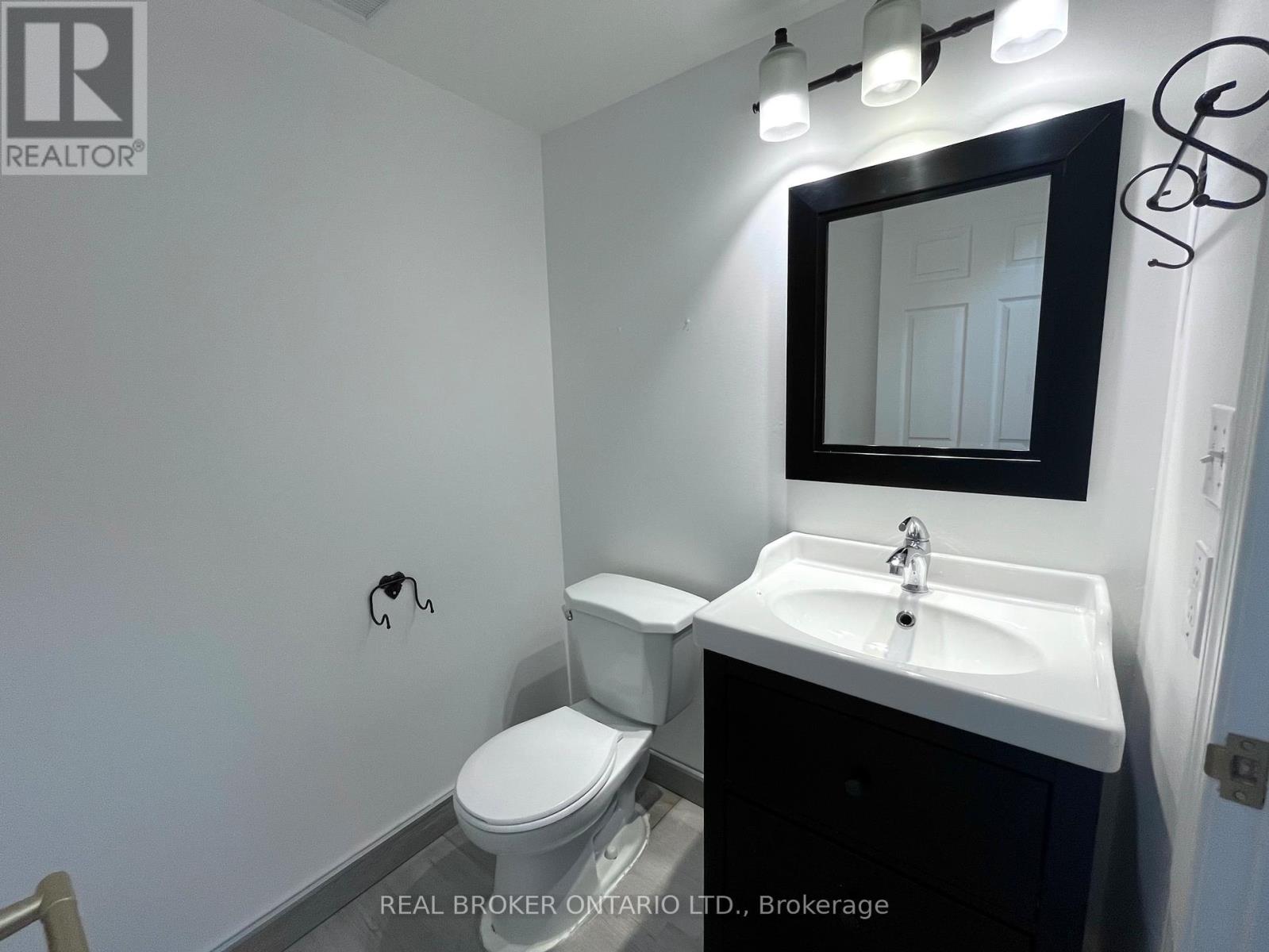 222 - 3 Ellesmere Street, Richmond Hill, Ontario  L4B 4N2 - Photo 10 - N12946088