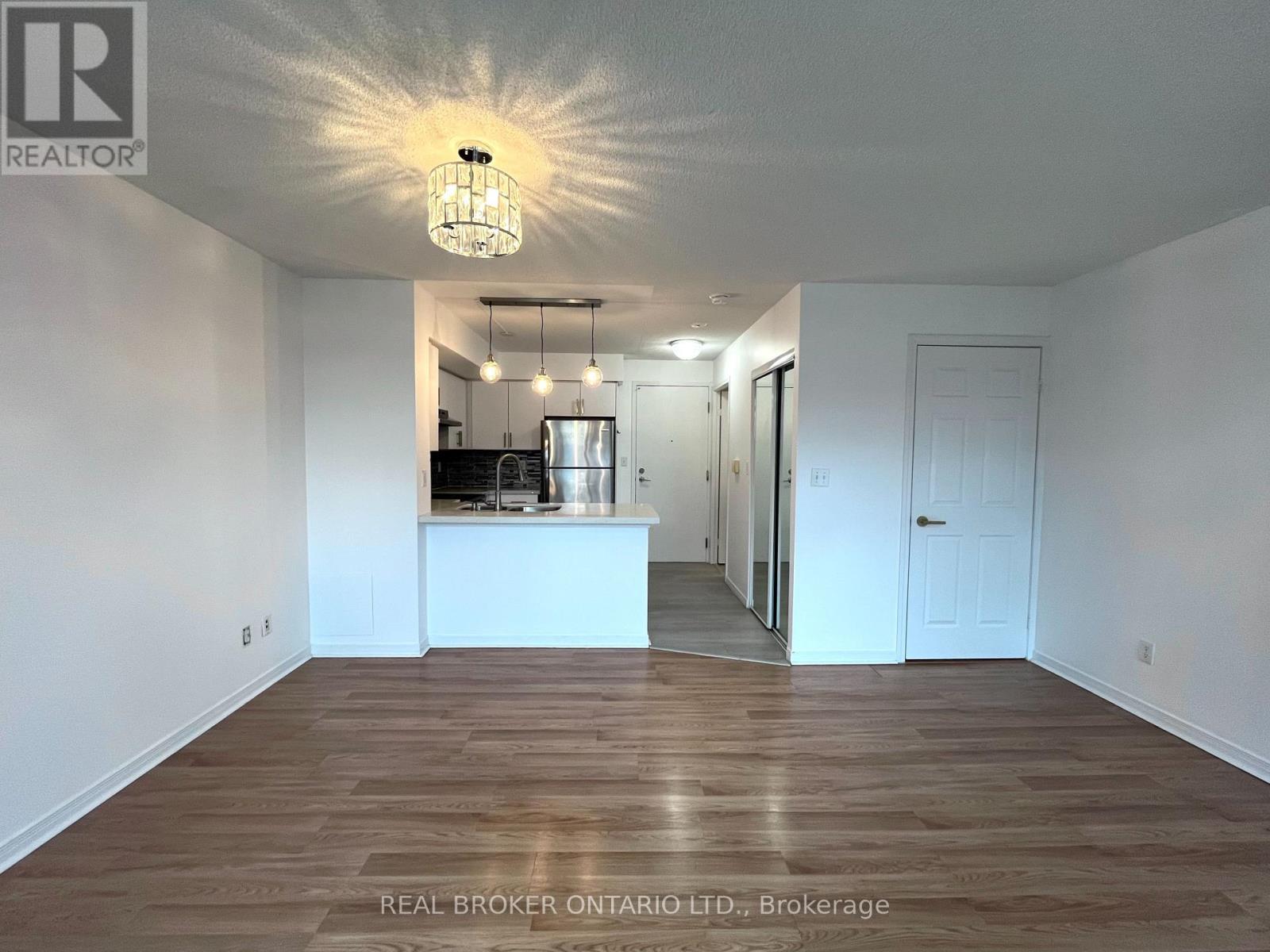 222 - 3 Ellesmere Street, Richmond Hill, Ontario  L4B 4N2 - Photo 6 - N12946088