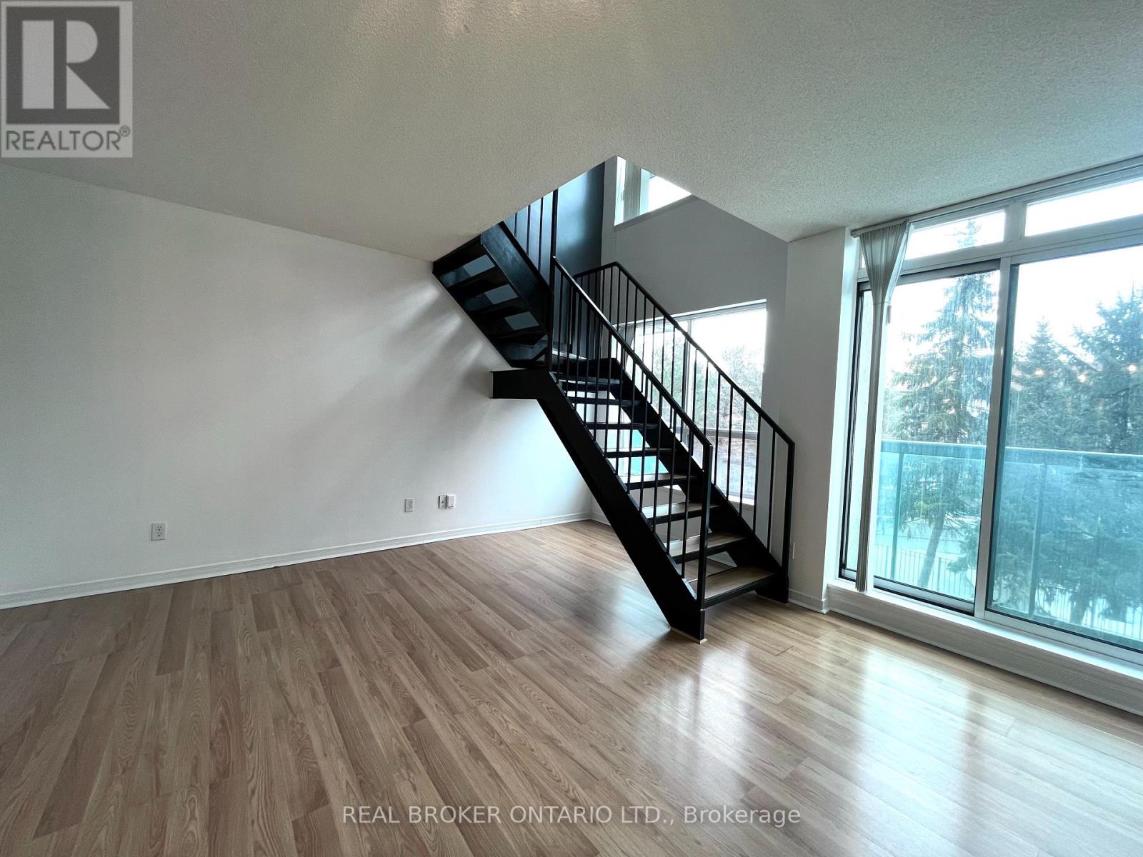 222 - 3 Ellesmere Street, Richmond Hill, Ontario  L4B 4N2 - Photo 8 - N12946088