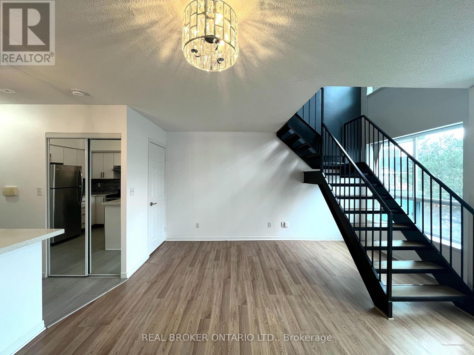 222 - 3 Ellesmere Street, Richmond Hill, Ontario  L4B 4N2 - Photo 9 - N12946088