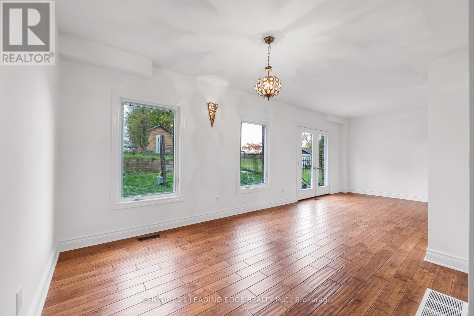 34 Mitchell Avenue, Whitchurch-Stouffville, Ontario  L4A 2X9 - Photo 14 - N12946110