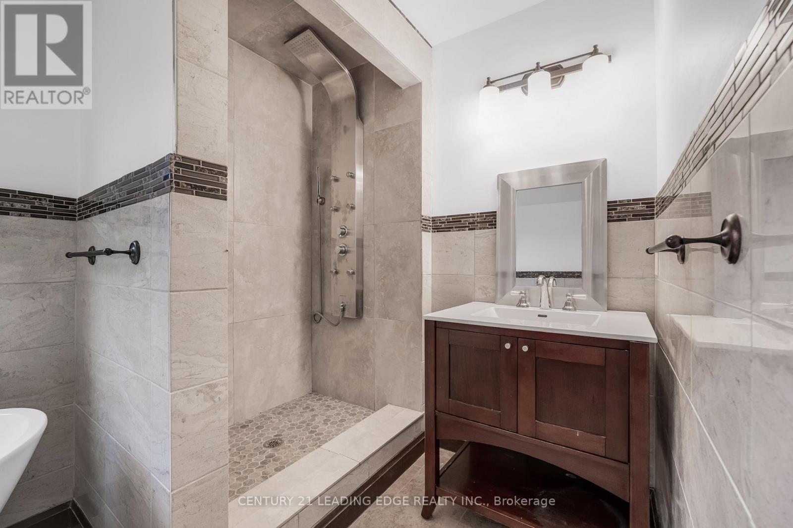 34 Mitchell Avenue, Whitchurch-Stouffville, Ontario  L4A 2X9 - Photo 24 - N12946110