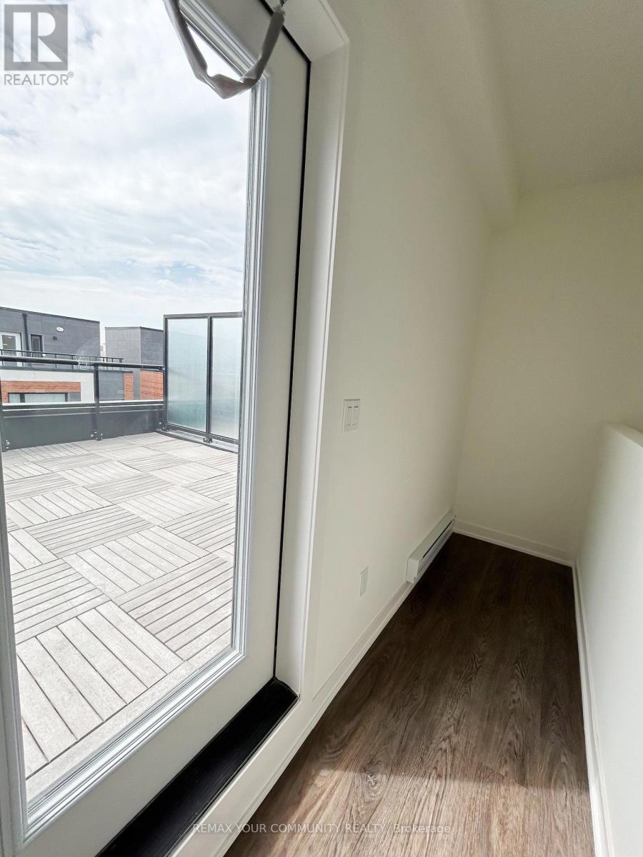 1406 - 15 David Eyer Road W, Richmond Hill, Ontario  L4S 0N2 - Photo 15 - N12946112