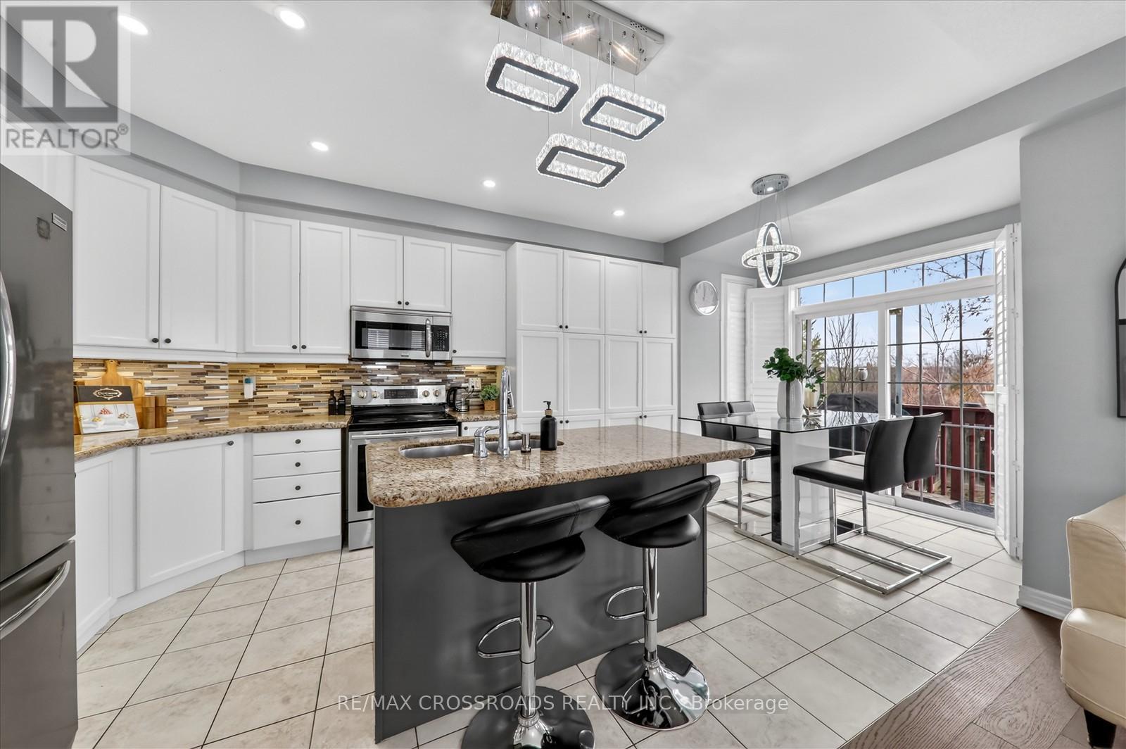 175 Riverwalk Drive, Markham, Ontario  L6B 0G6 - Photo 17 - N12946130