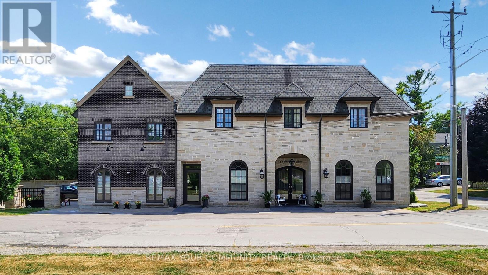 42 SOMERVILLE STREET, Whitchurch-Stouffville, Ontario