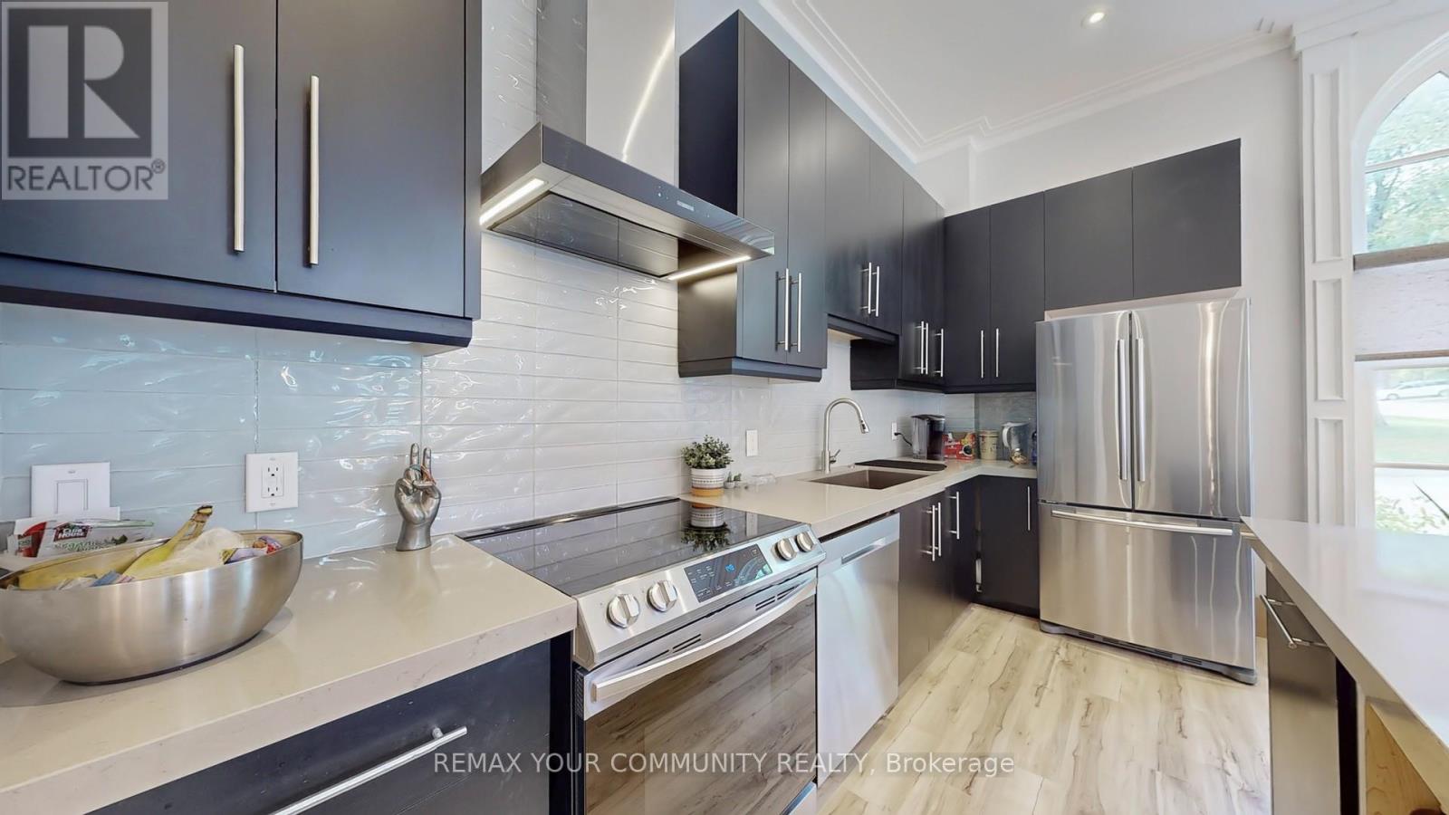 42 Somerville Street, Whitchurch-Stouffville, Ontario  L4A 1G6 - Photo 8 - N12946174