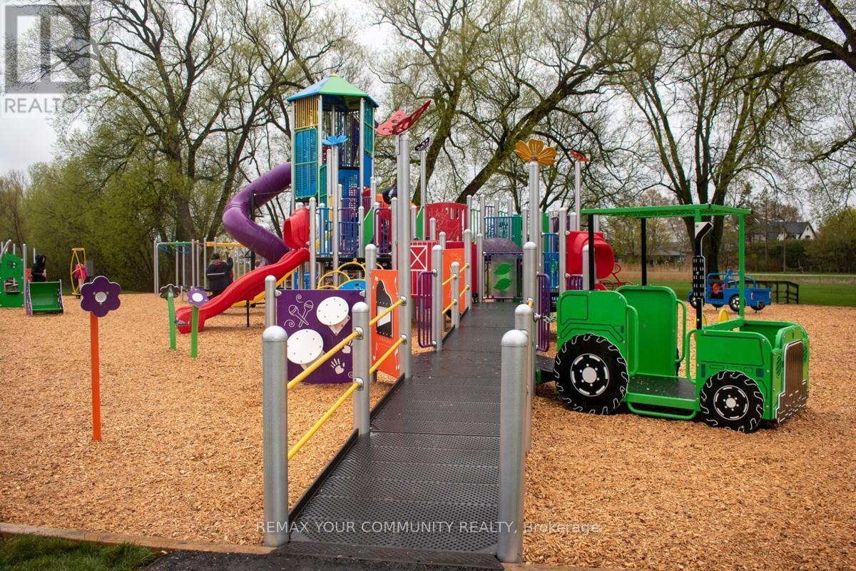 42 Somerville Street, Whitchurch-Stouffville, Ontario  L4A 1G6 - Photo 46 - N12946222