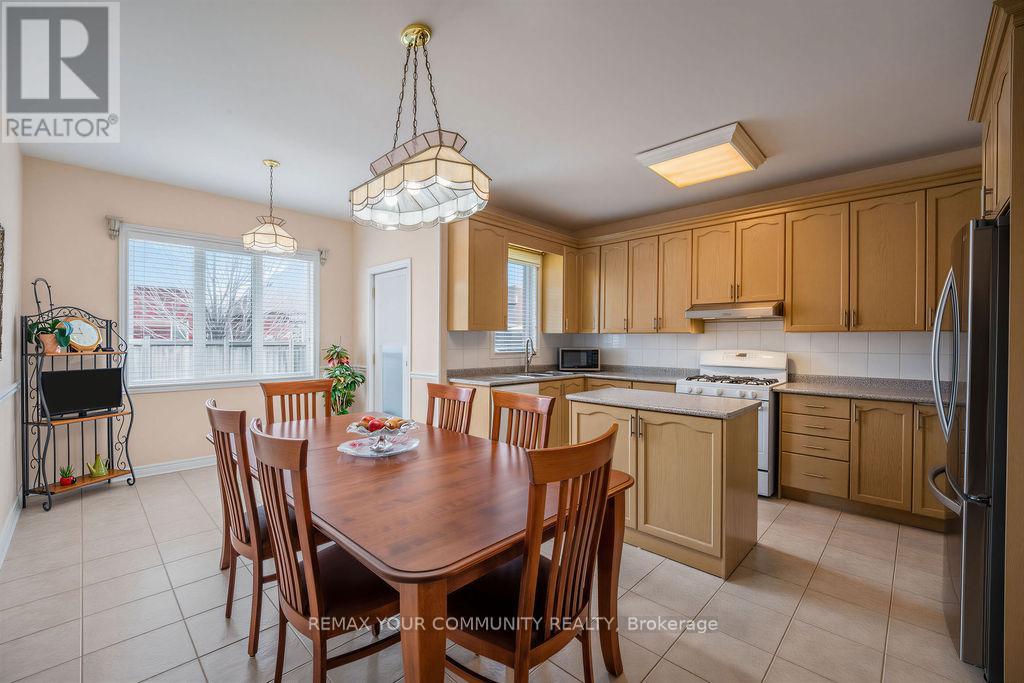 23 Amelynn Crescent, Vaughan, Ontario  L4H 1P3 - Photo 10 - N12946254