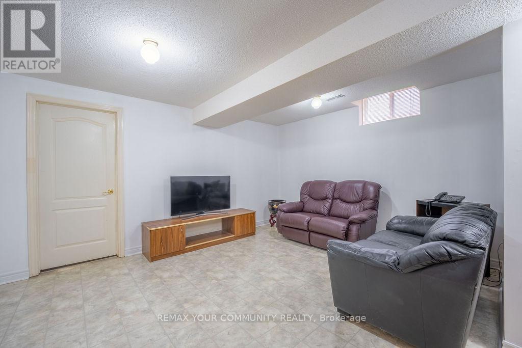 23 Amelynn Crescent, Vaughan, Ontario  L4H 1P3 - Photo 19 - N12946254