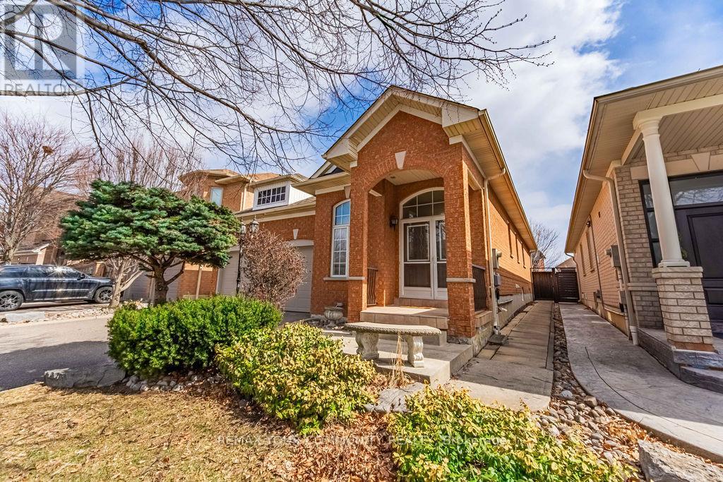 23 Amelynn Crescent, Vaughan, Ontario  L4H 1P3 - Photo 2 - N12946254