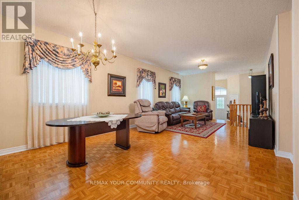 23 Amelynn Crescent, Vaughan, Ontario  L4H 1P3 - Photo 6 - N12946254