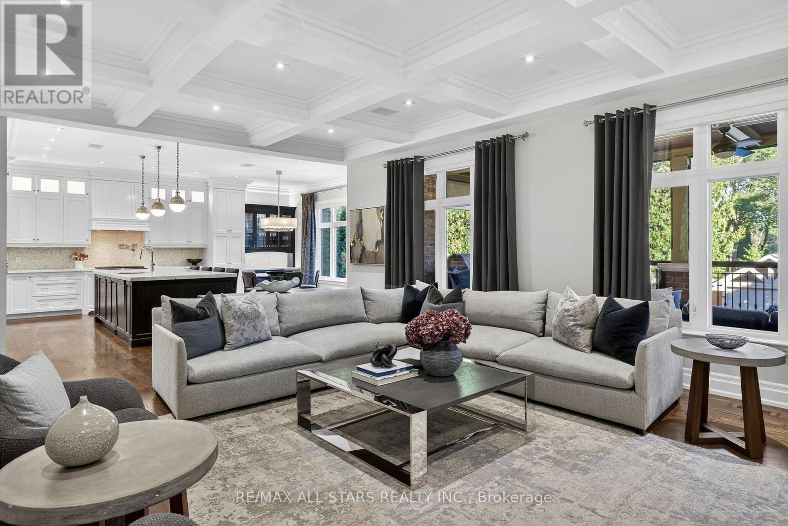 126 Hillview Road, Aurora, Ontario  L4G 2M5 - Photo 12 - N12946294