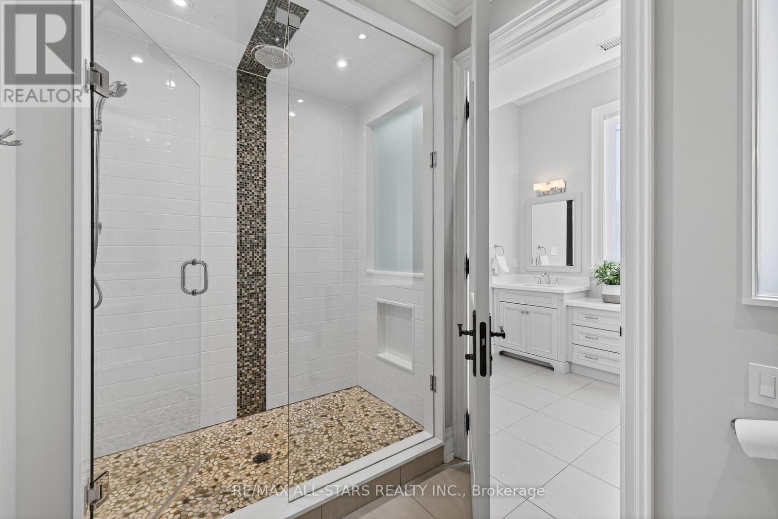 126 Hillview Road, Aurora, Ontario  L4G 2M5 - Photo 27 - N12946294