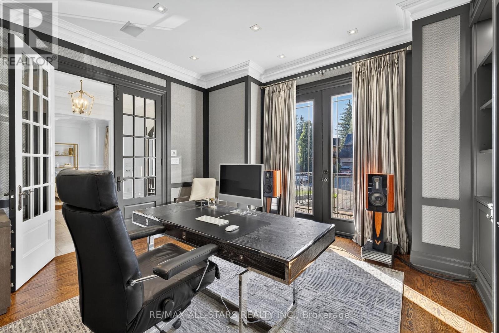 126 Hillview Road, Aurora, Ontario  L4G 2M5 - Photo 6 - N12946294