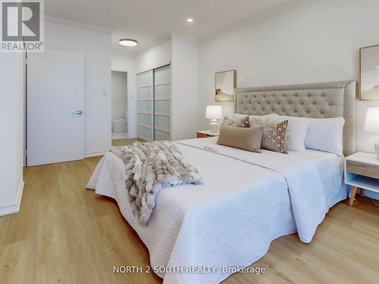 Ph27 - 32 Clarissa Drive W, Richmond Hill, Ontario  L4C 9R7 - Photo 14 - N12946312