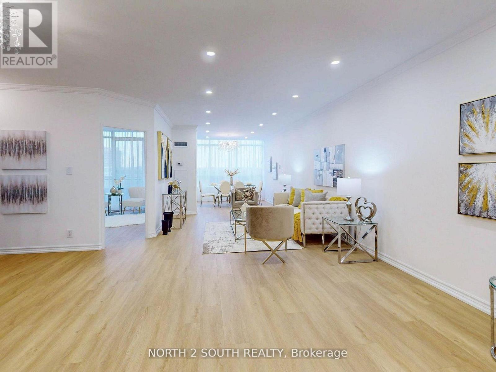 Ph27 - 32 Clarissa Drive W, Richmond Hill, Ontario  L4C 9R7 - Photo 2 - N12946312