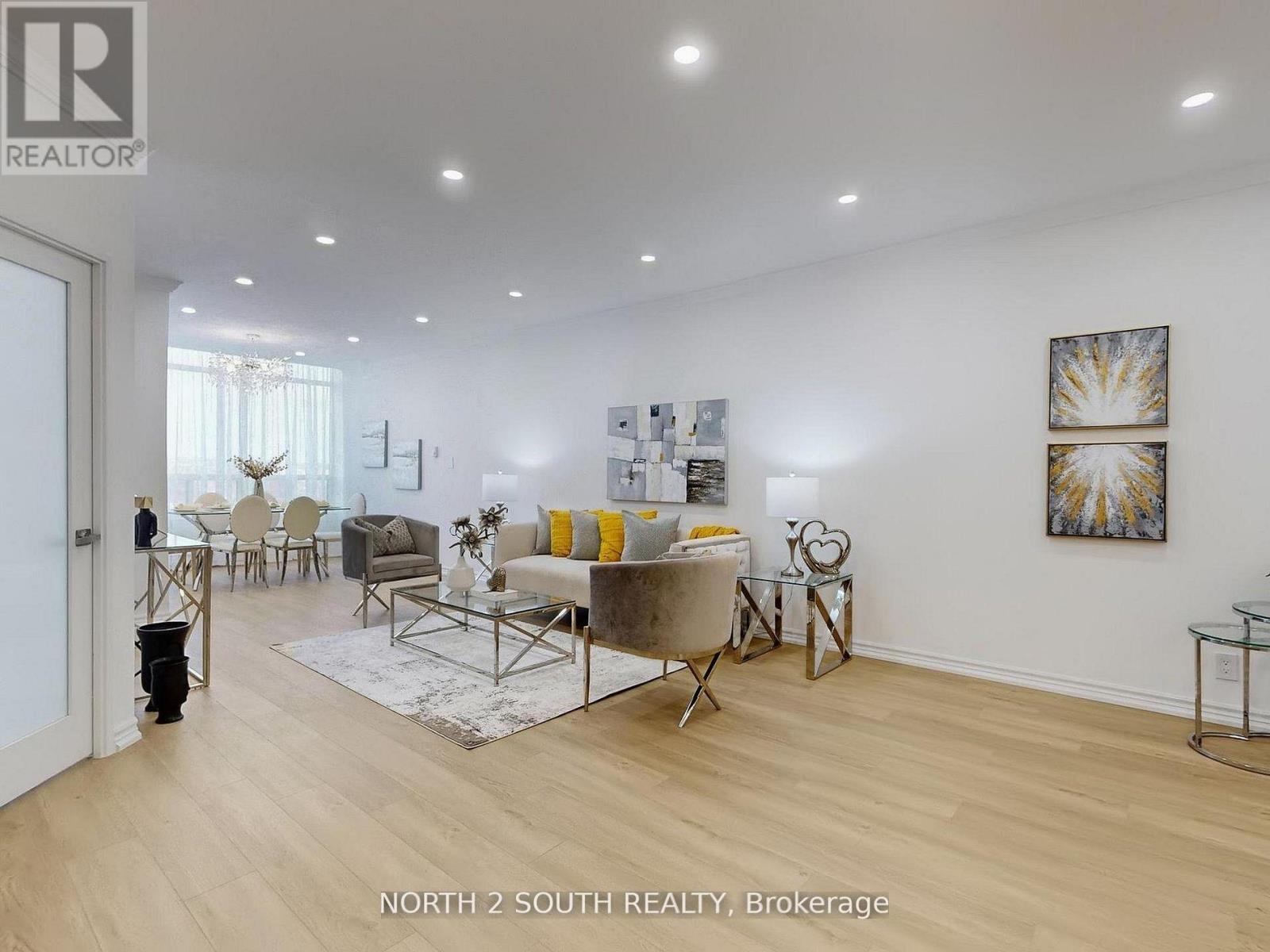 Ph27 - 32 Clarissa Drive W, Richmond Hill, Ontario  L4C 9R7 - Photo 3 - N12946312