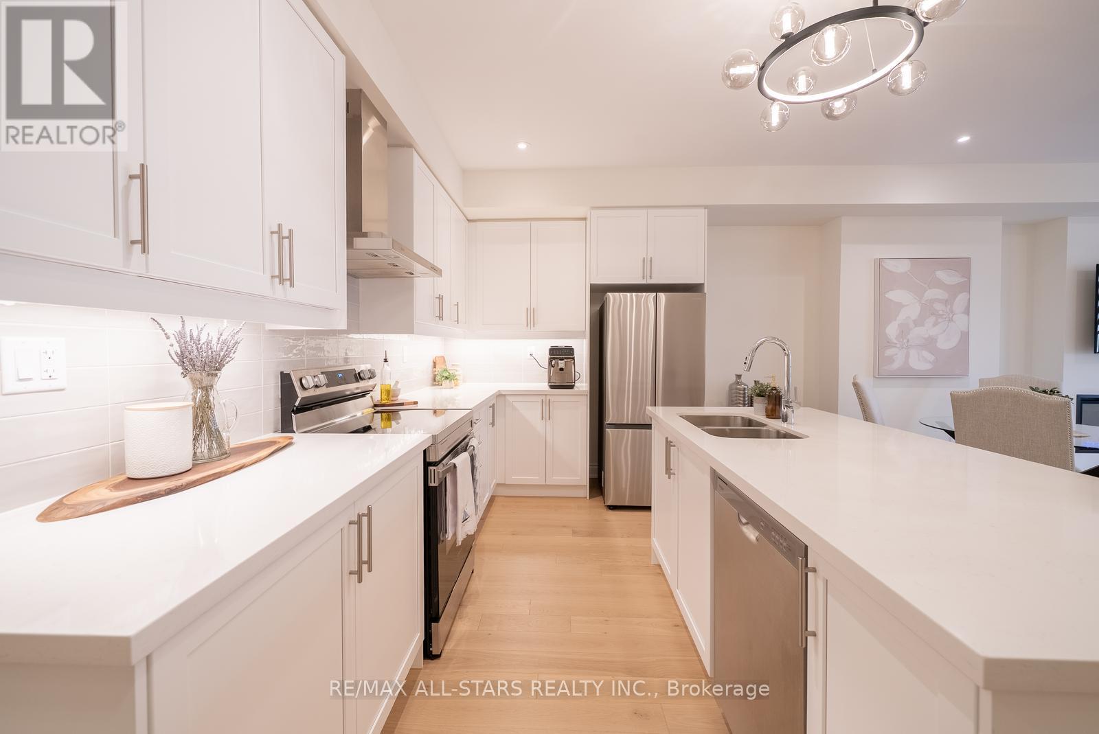 12 Griffith Street, Aurora, Ontario  L4G 7B6 - Photo 10 - N12946372