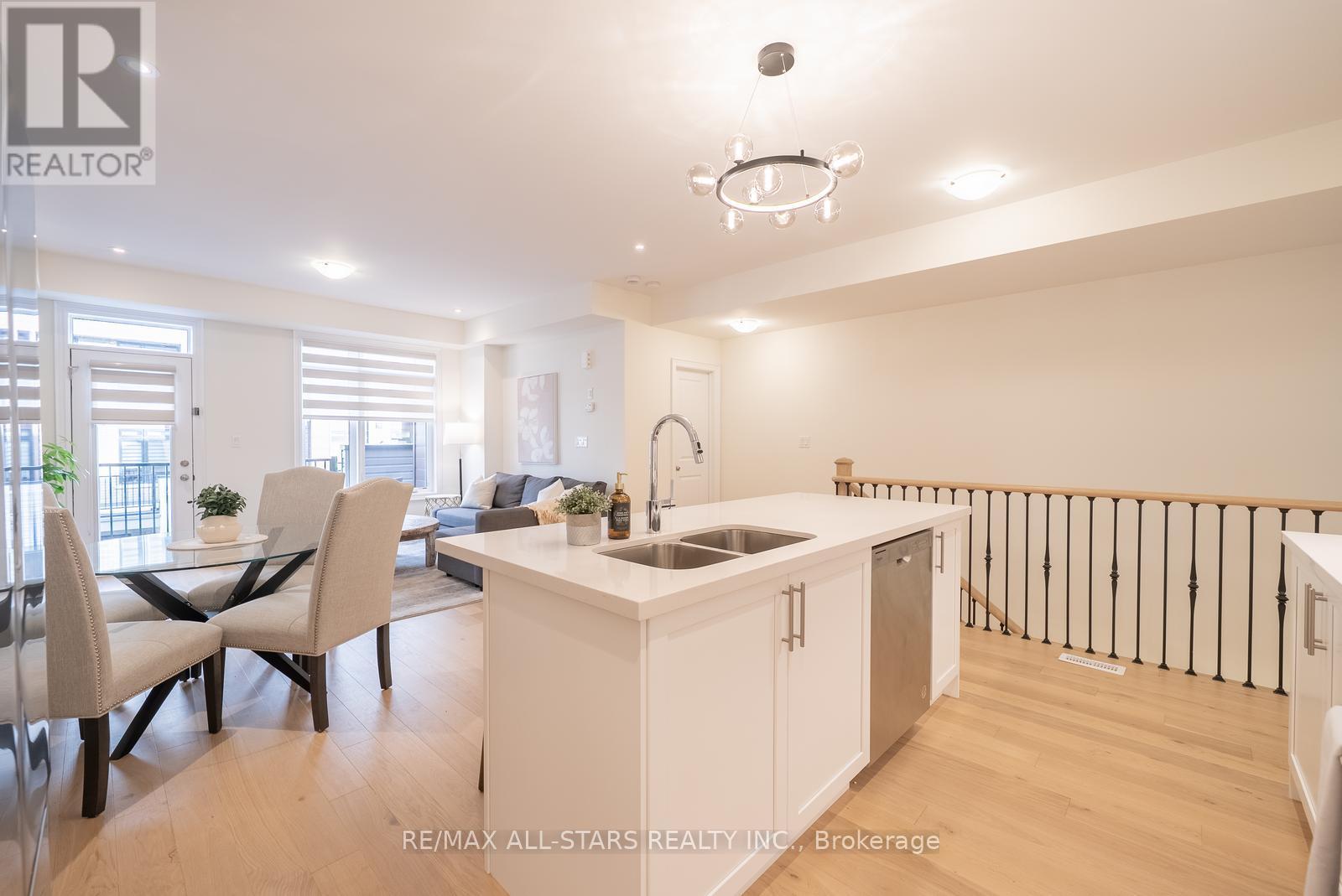 12 Griffith Street, Aurora, Ontario  L4G 7B6 - Photo 11 - N12946372