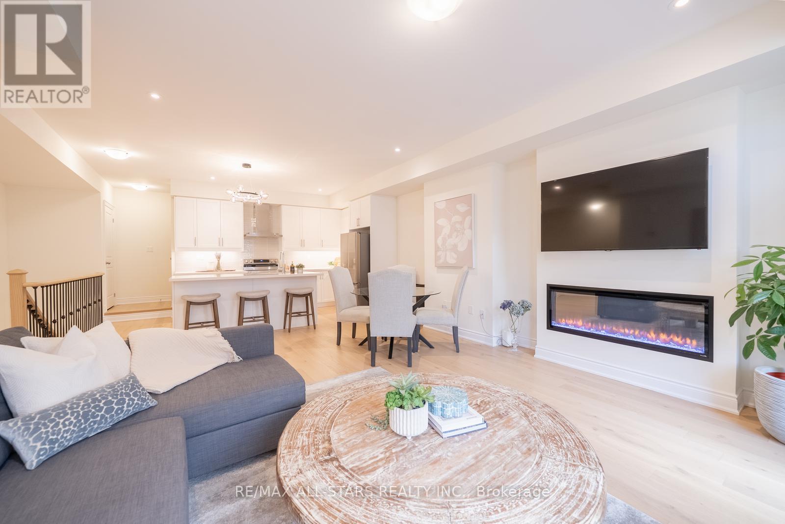 12 Griffith Street, Aurora, Ontario  L4G 7B6 - Photo 18 - N12946372