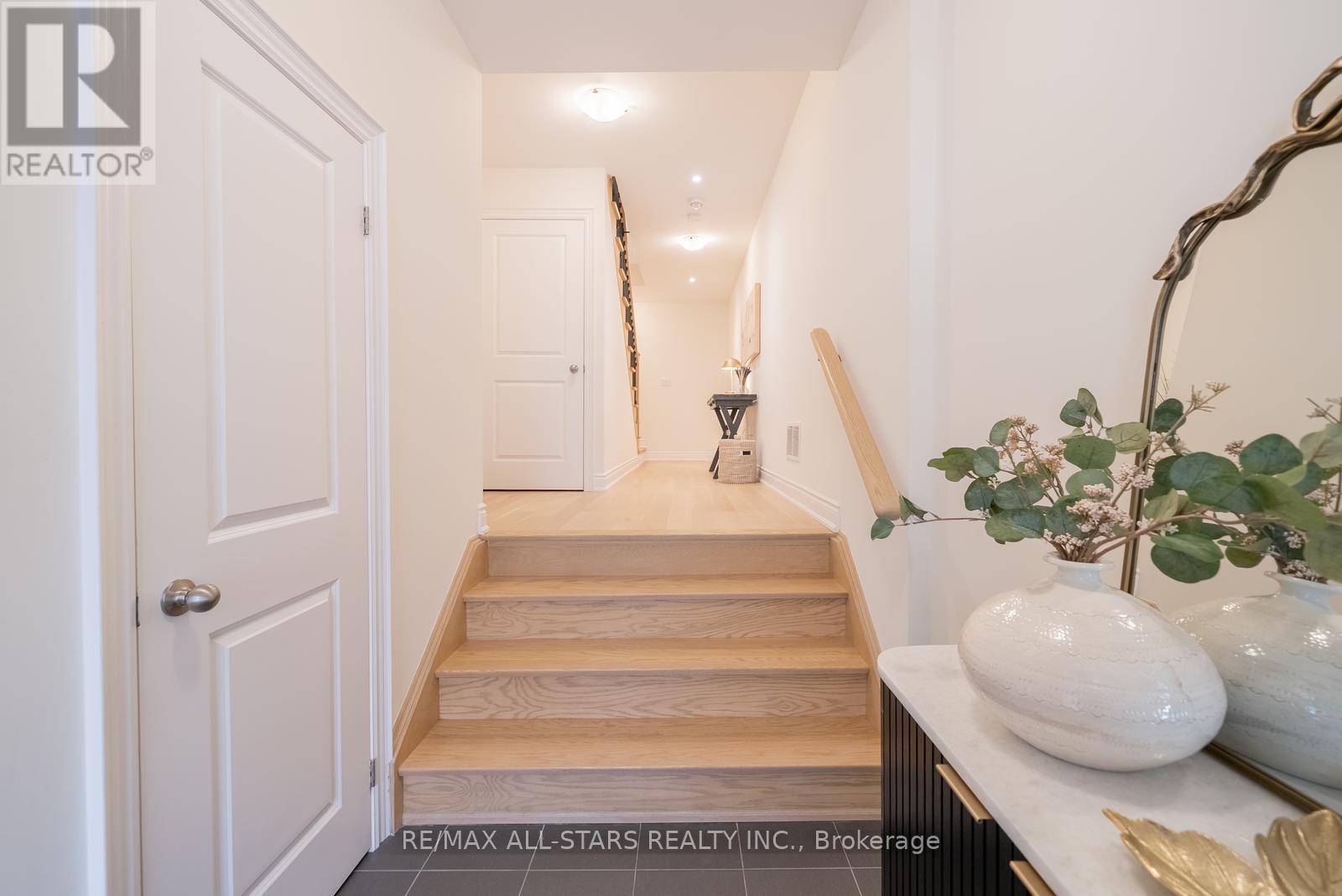 12 Griffith Street, Aurora, Ontario  L4G 7B6 - Photo 6 - N12946372