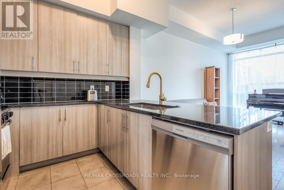 203 - 8110 Birchmount Road, Markham, Ontario  L6G 0E3 - Photo 13 - N12946416