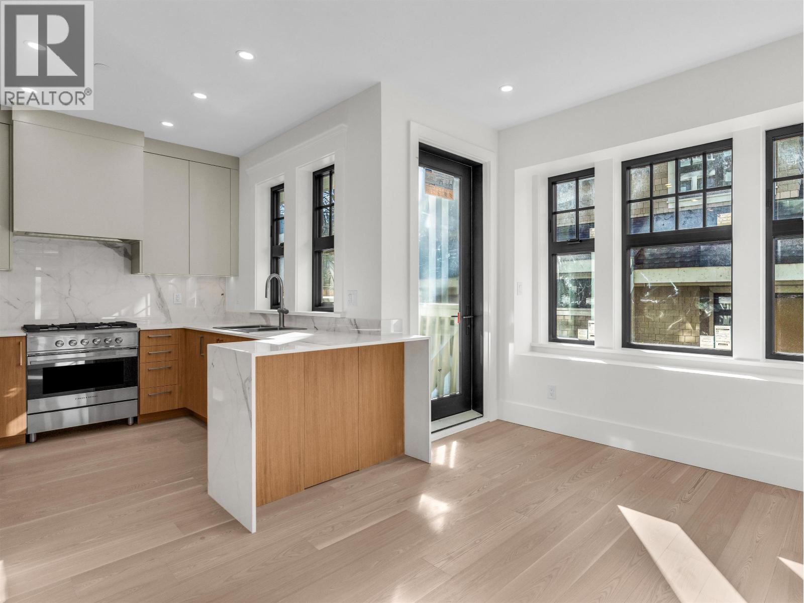 2568 W 2nd Avenue, Vancouver, British Columbia  V6K 1J8 - Photo 9 - R3096101