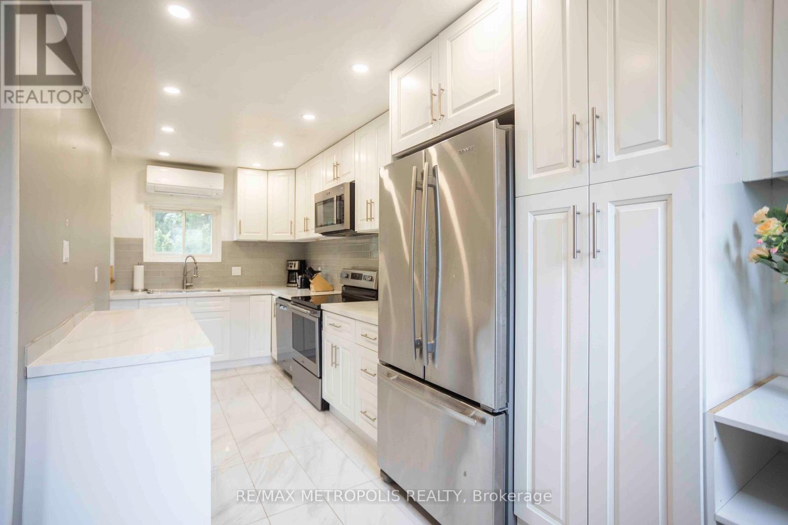 56 Georgian Manor Drive, Collingwood, Ontario  L9Y 3Z1 - Photo 17 - S12946168