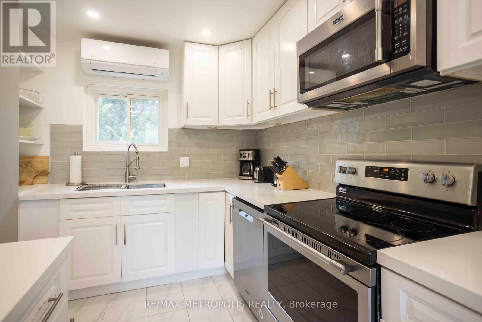 56 Georgian Manor Drive, Collingwood, Ontario  L9Y 3Z1 - Photo 18 - S12946168