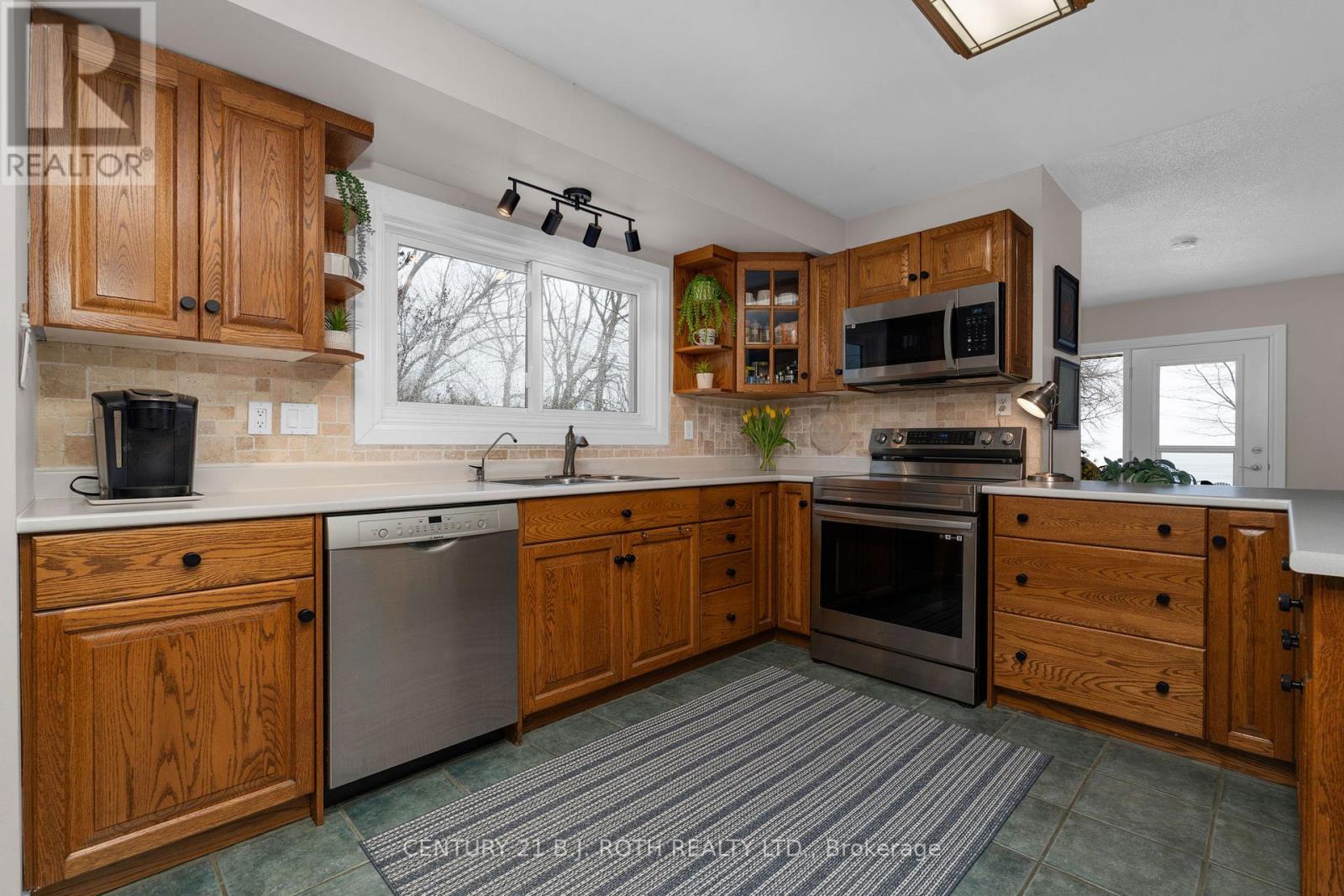 31 O'connell Lane, Oro-Medonte, Ontario  L0L 2E0 - Photo 8 - S12946358