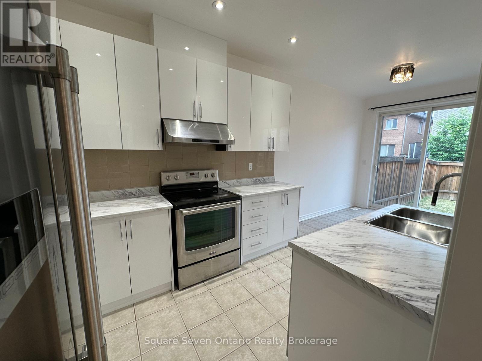 Upper Level - 34 Vanderpool Crescent, Brampton, Ontario  L6P 3W9 - Photo 10 - W12946154