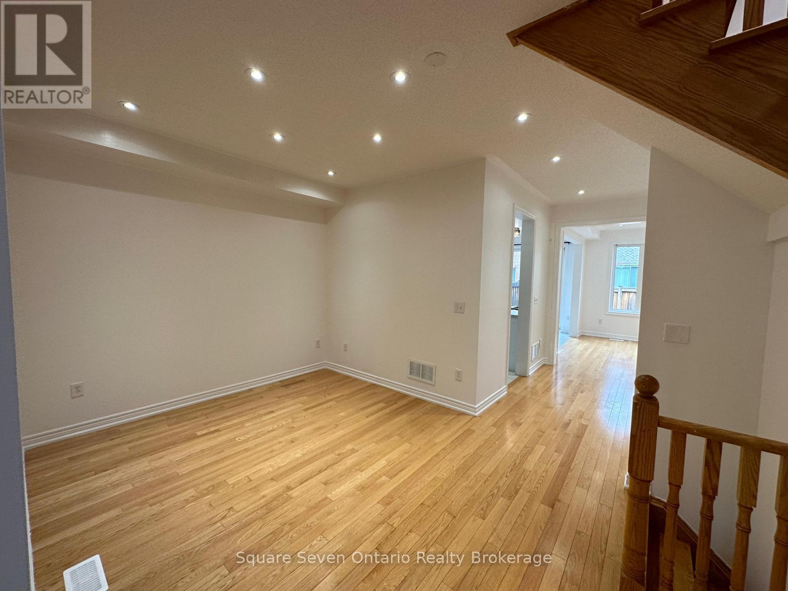 Upper Level - 34 Vanderpool Crescent, Brampton, Ontario  L6P 3W9 - Photo 3 - W12946154