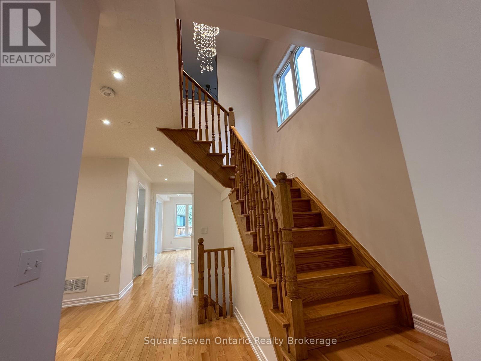 Upper Level - 34 Vanderpool Crescent, Brampton, Ontario  L6P 3W9 - Photo 4 - W12946154