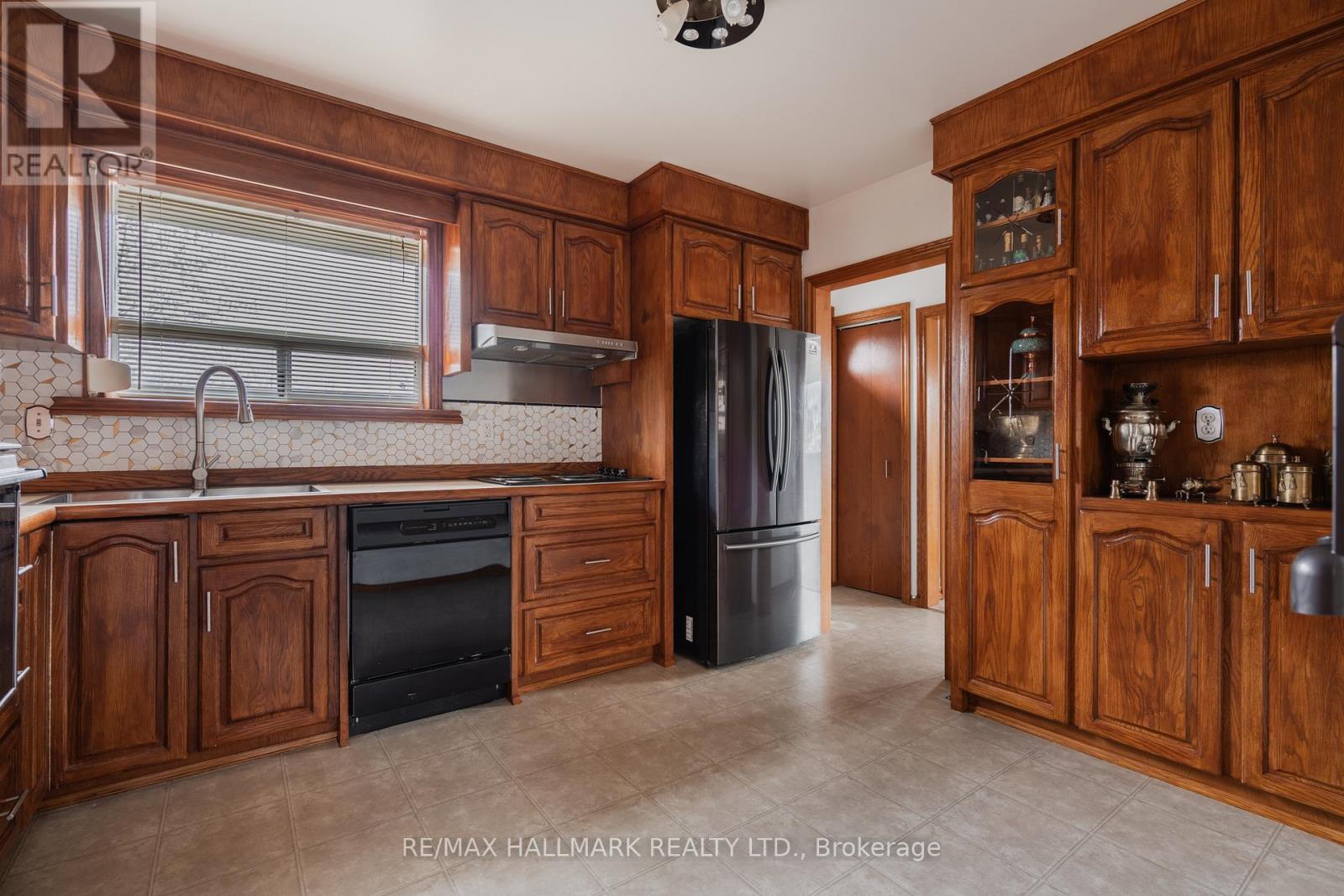 15 Dalton Place, Brampton, Ontario  L6T 1N6 - Photo 14 - W12946166