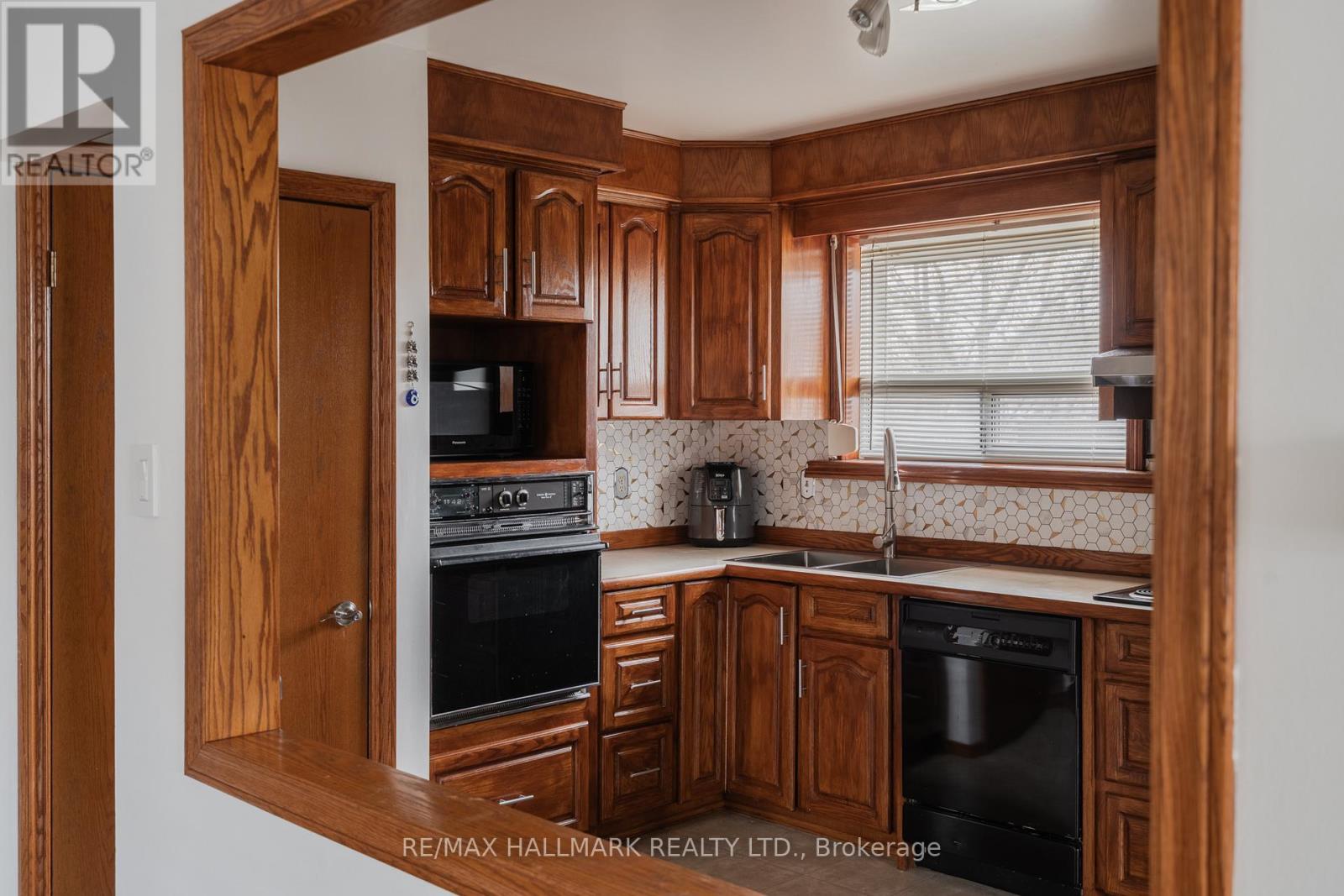 15 Dalton Place, Brampton, Ontario  L6T 1N6 - Photo 15 - W12946166