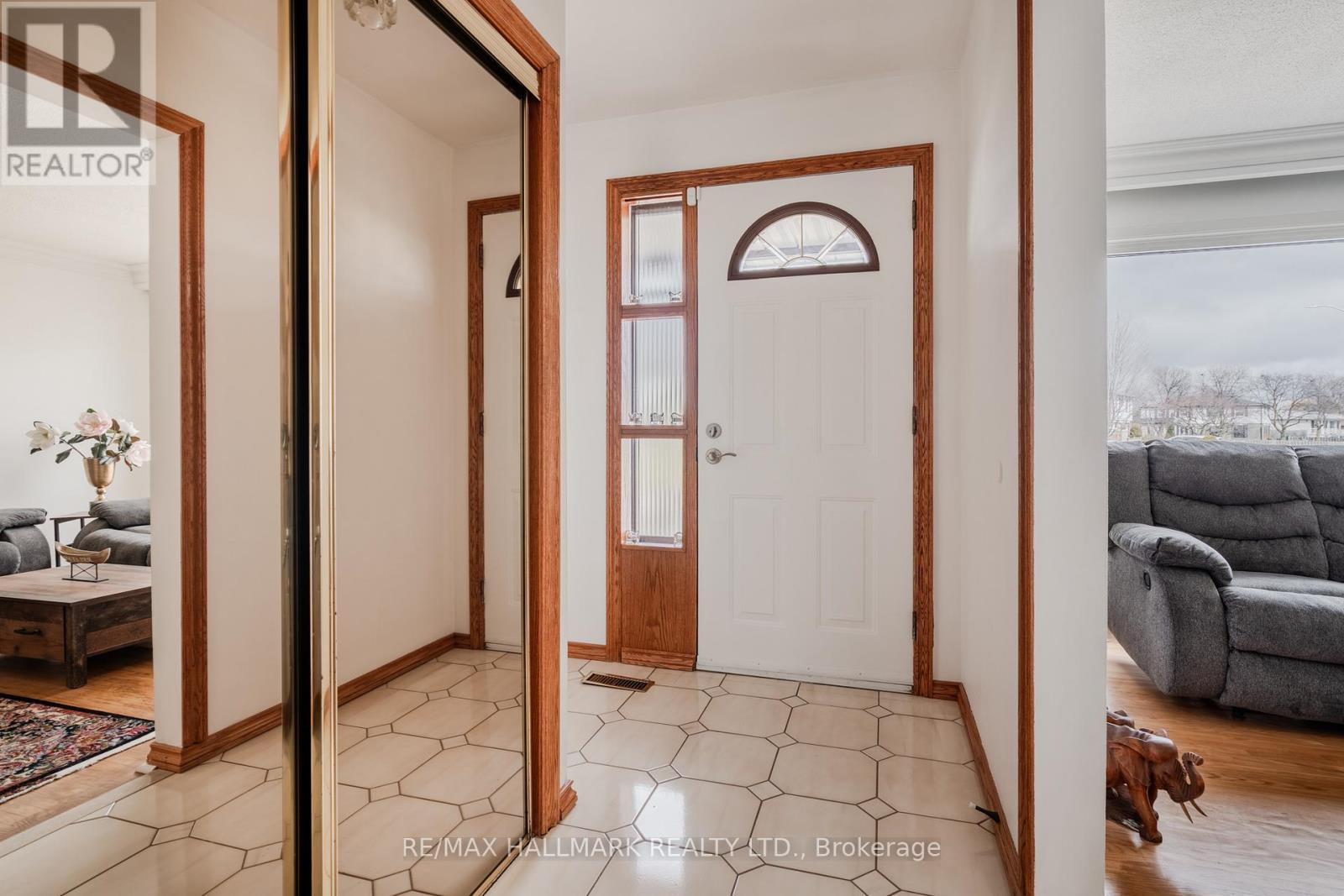 15 Dalton Place, Brampton, Ontario  L6T 1N6 - Photo 7 - W12946166