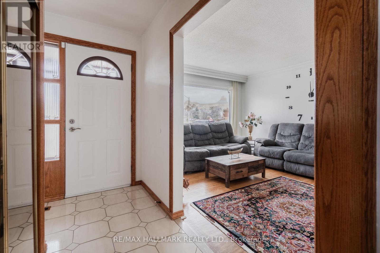 15 Dalton Place, Brampton, Ontario  L6T 1N6 - Photo 8 - W12946166