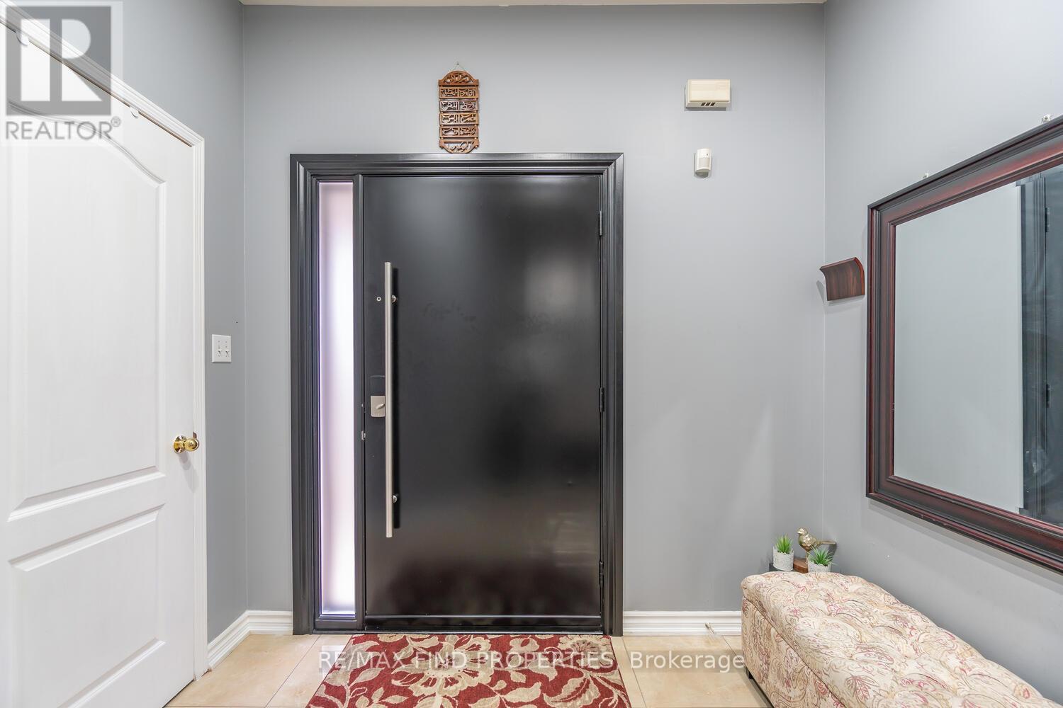 22 Ashmere Road, Brampton, Ontario  L7A 1W9 - Photo 5 - W12946178