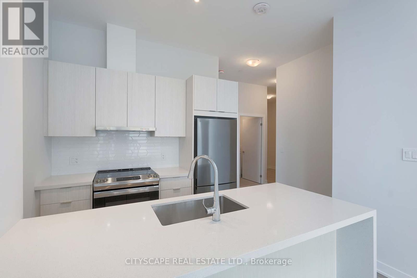 426 - 430 Square One Drive, Mississauga, Ontario  L5B 0L6 - Photo 13 - W12946184