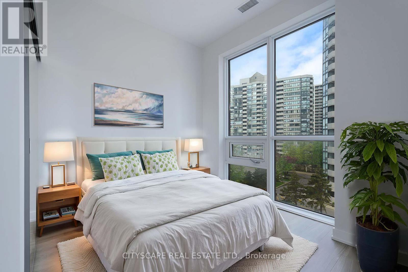 426 - 430 Square One Drive, Mississauga, Ontario  L5B 0L6 - Photo 20 - W12946184