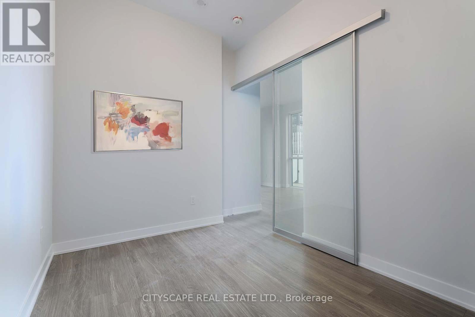 426 - 430 Square One Drive, Mississauga, Ontario  L5B 0L6 - Photo 23 - W12946184