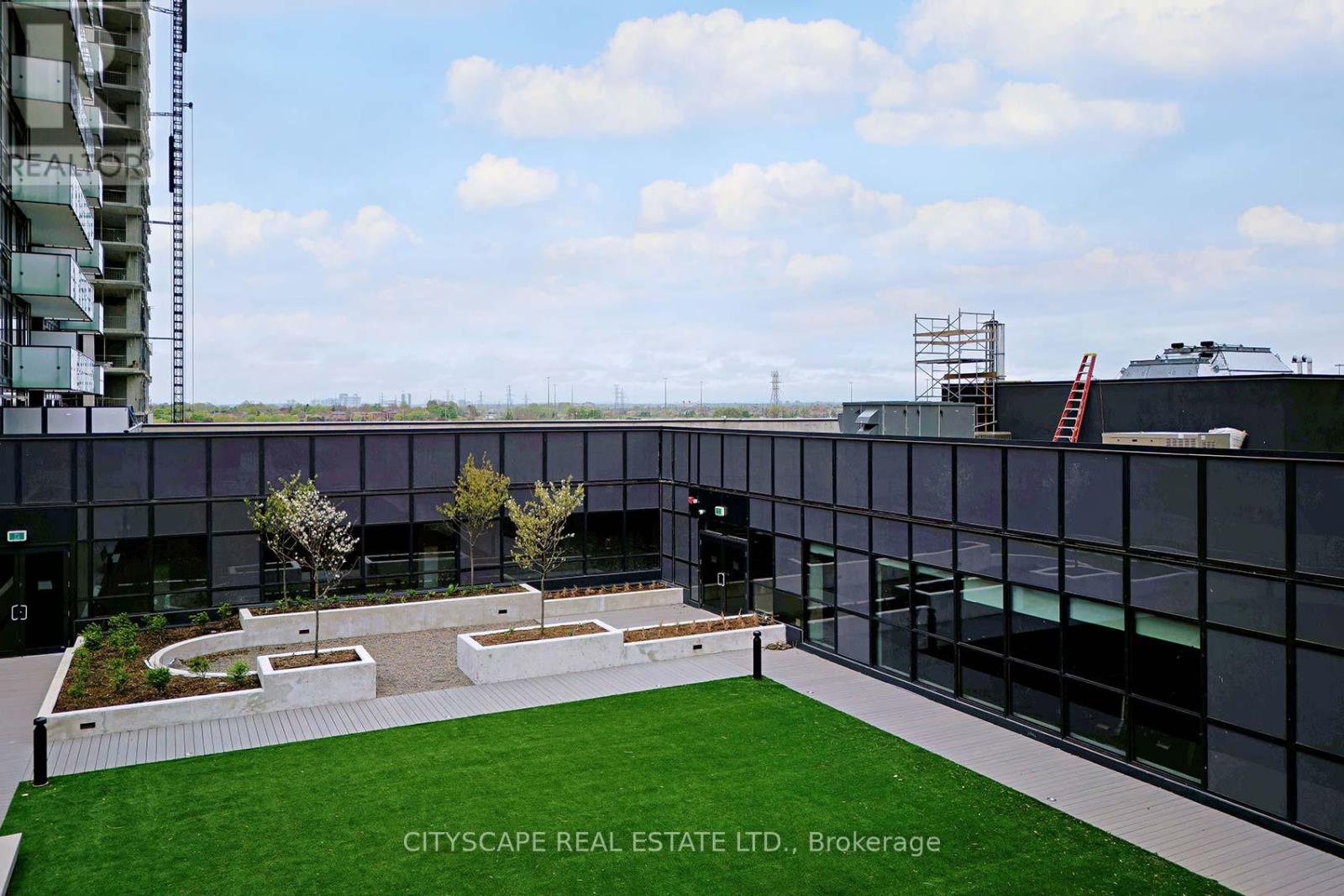 426 - 430 Square One Drive, Mississauga, Ontario  L5B 0L6 - Photo 26 - W12946184