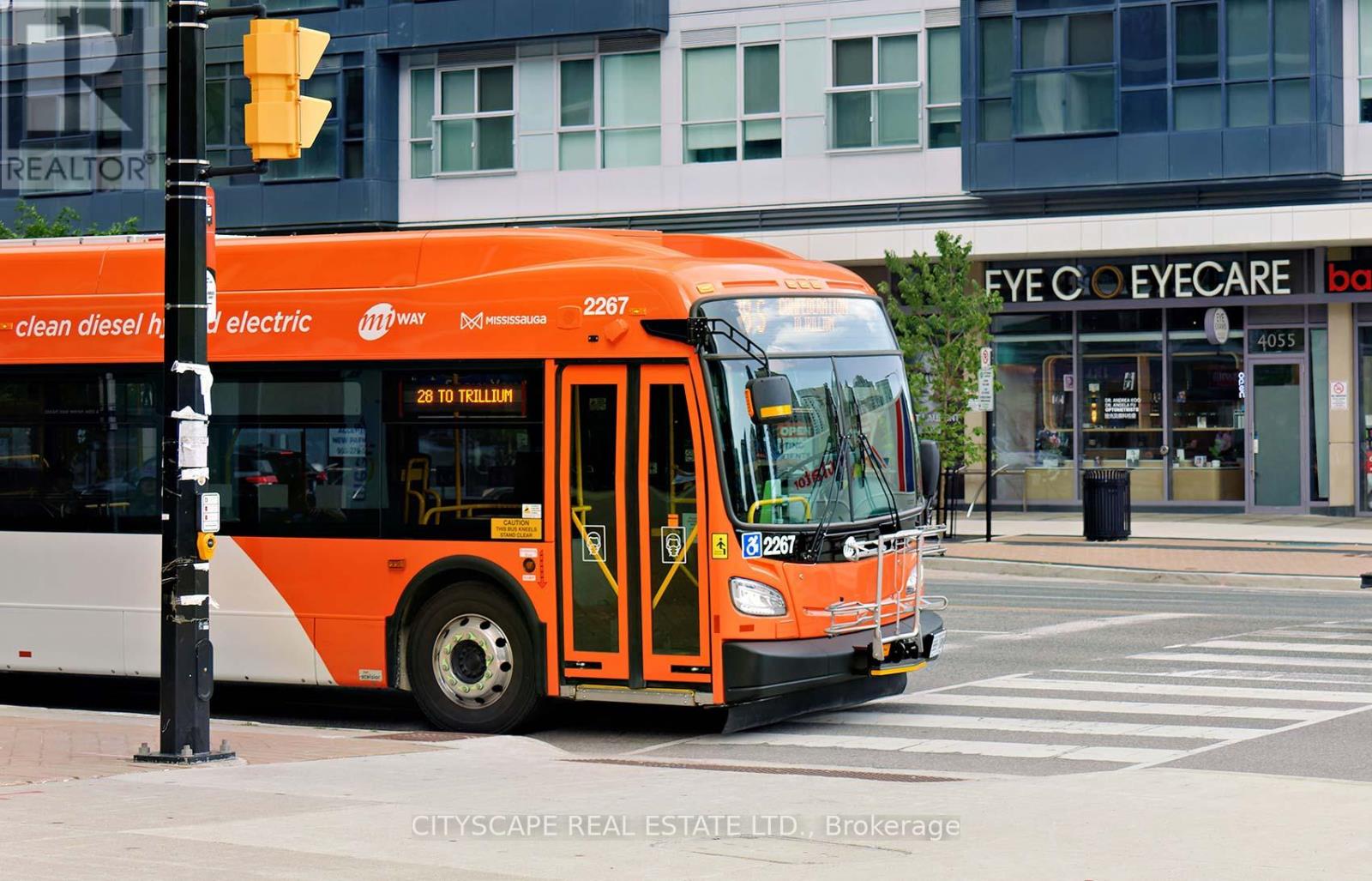 426 - 430 Square One Drive, Mississauga, Ontario  L5B 0L6 - Photo 33 - W12946184