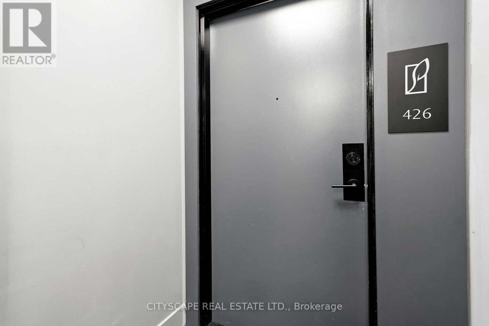 426 - 430 Square One Drive, Mississauga, Ontario  L5B 0L6 - Photo 4 - W12946184