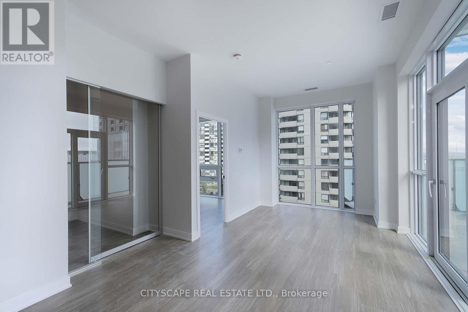 426 - 430 Square One Drive, Mississauga, Ontario  L5B 0L6 - Photo 6 - W12946184