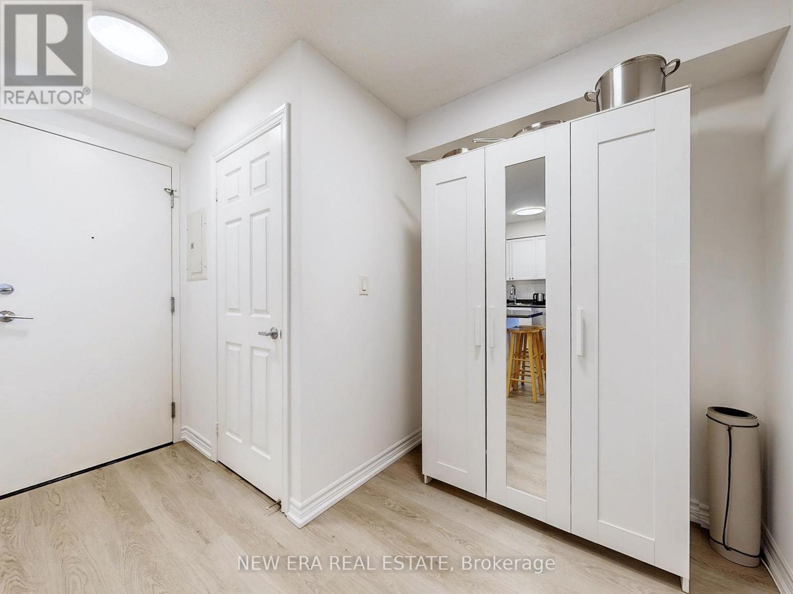 923 - 3888 Duke Of York Boulevard, Mississauga, Ontario  L5B 4P5 - Photo 19 - W12946220