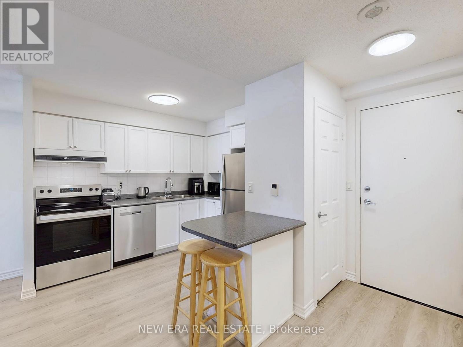 923 - 3888 Duke Of York Boulevard, Mississauga, Ontario  L5B 4P5 - Photo 5 - W12946220