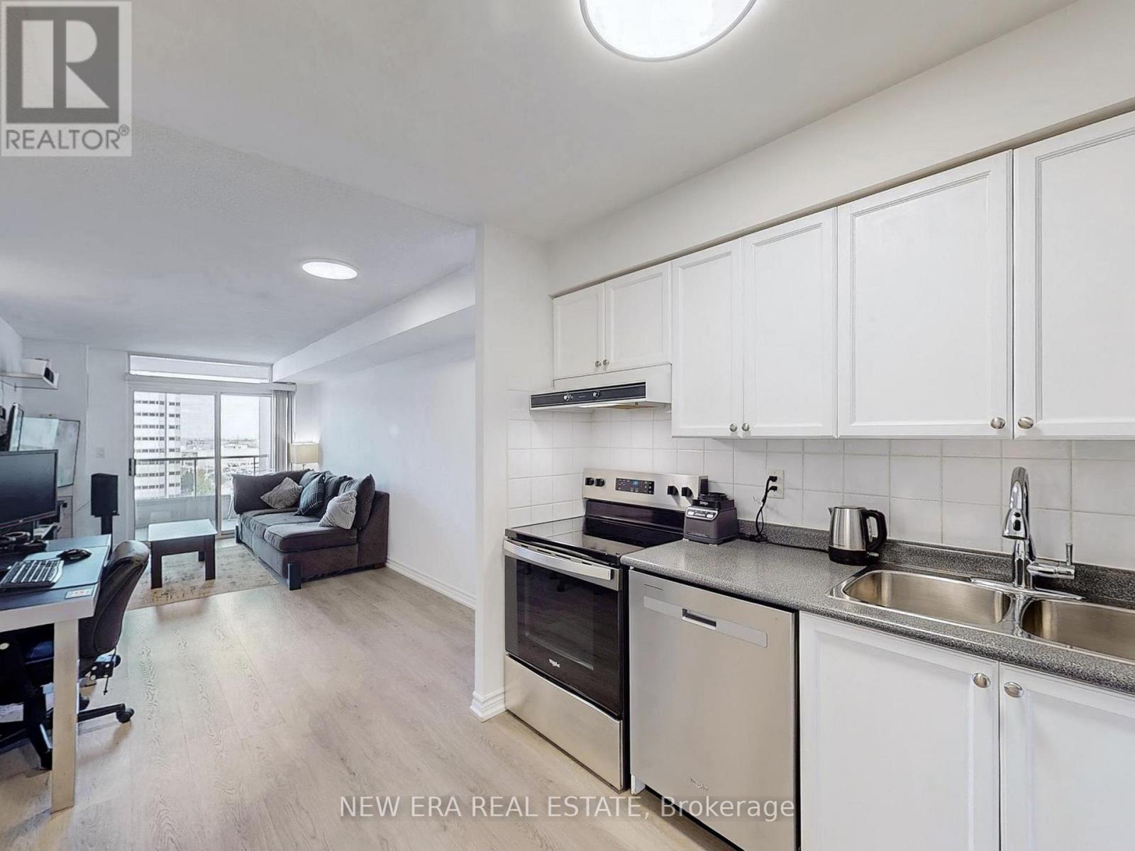 923 - 3888 Duke Of York Boulevard, Mississauga, Ontario  L5B 4P5 - Photo 8 - W12946220