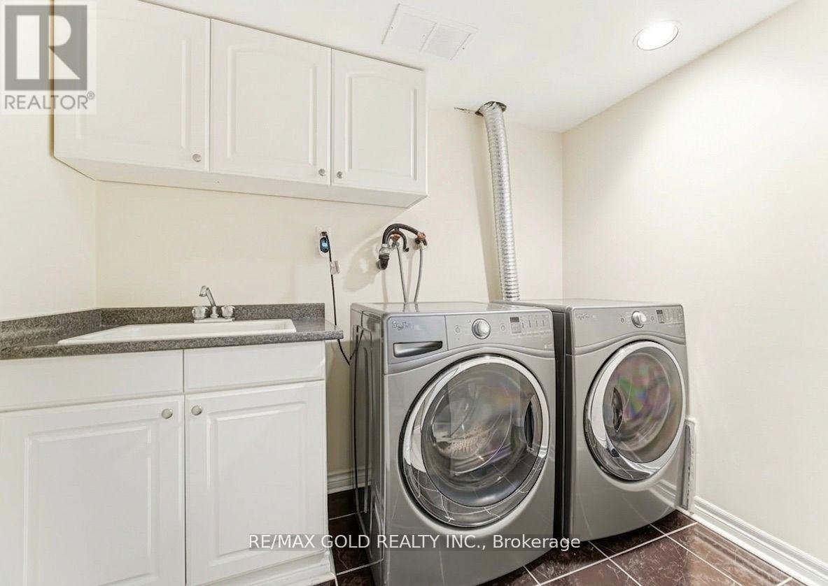 2441 Capilano Crescent, Oakville, Ontario  L6H 6L3 - Photo 45 - W12946226